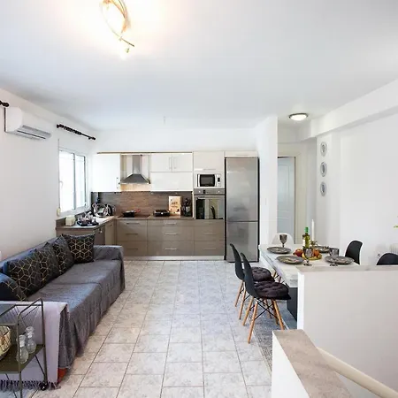 Melina * Néa Péramos