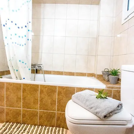 Melina Néa Péramos