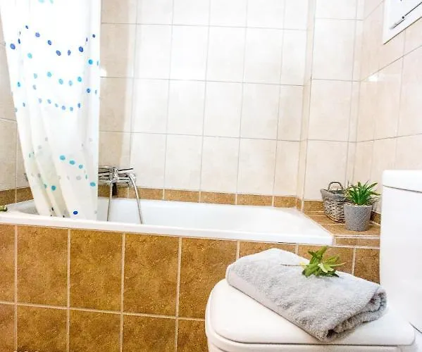 Melina Néa Péramos